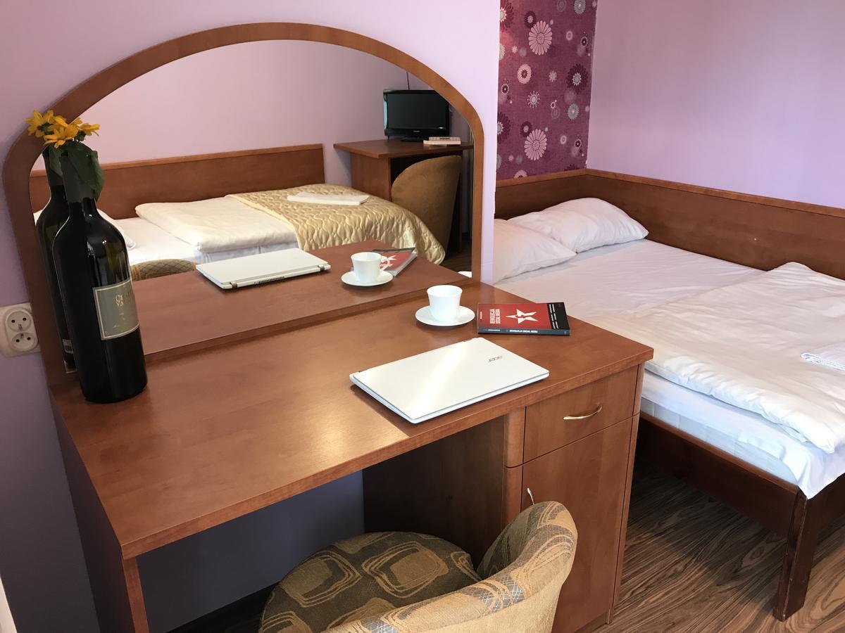 Gosciniec Kukle Bed & Breakfast Exterior foto